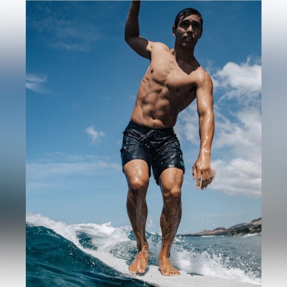 NWOT Bluesmiths The Spartan Board Shorts Men’s 32X 11 Almost Black Beach - Picture 3 of 13